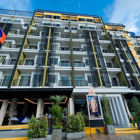 Blue Sky Patong 호텔 외부 사진