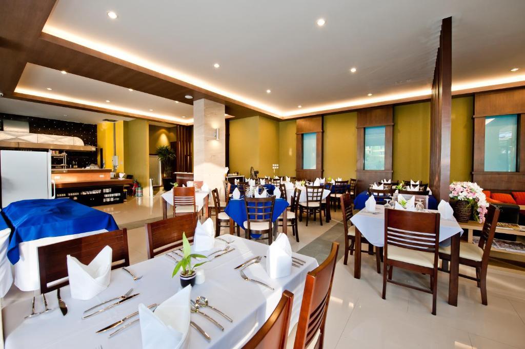 Blue Sky Patong 호텔 외부 사진