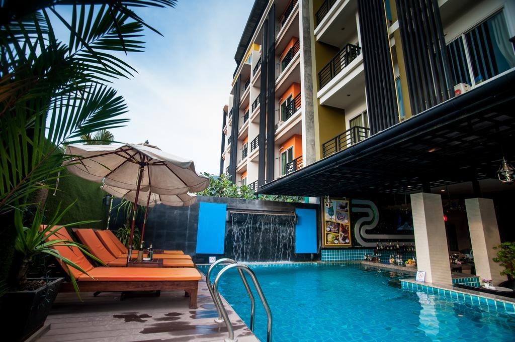 Blue Sky Patong 호텔 외부 사진