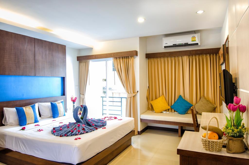 Blue Sky Patong 호텔 외부 사진