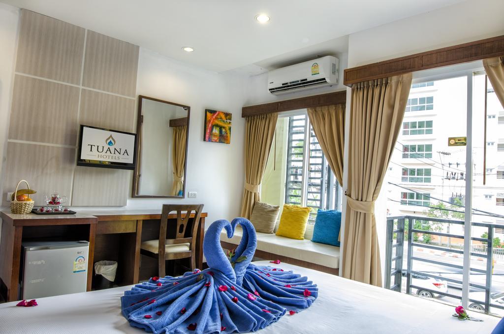 Blue Sky Patong 호텔 외부 사진