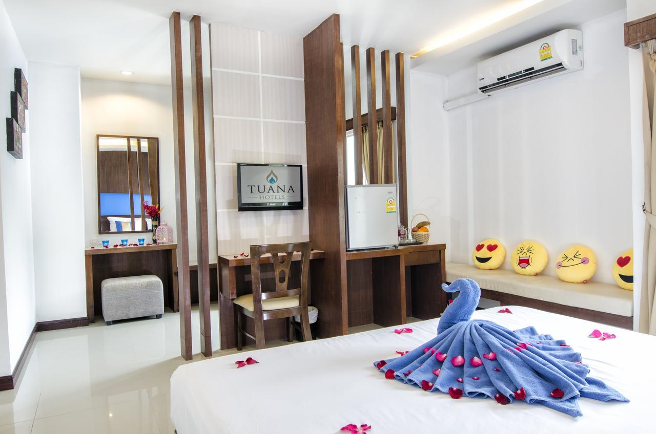 Blue Sky Patong 호텔 외부 사진