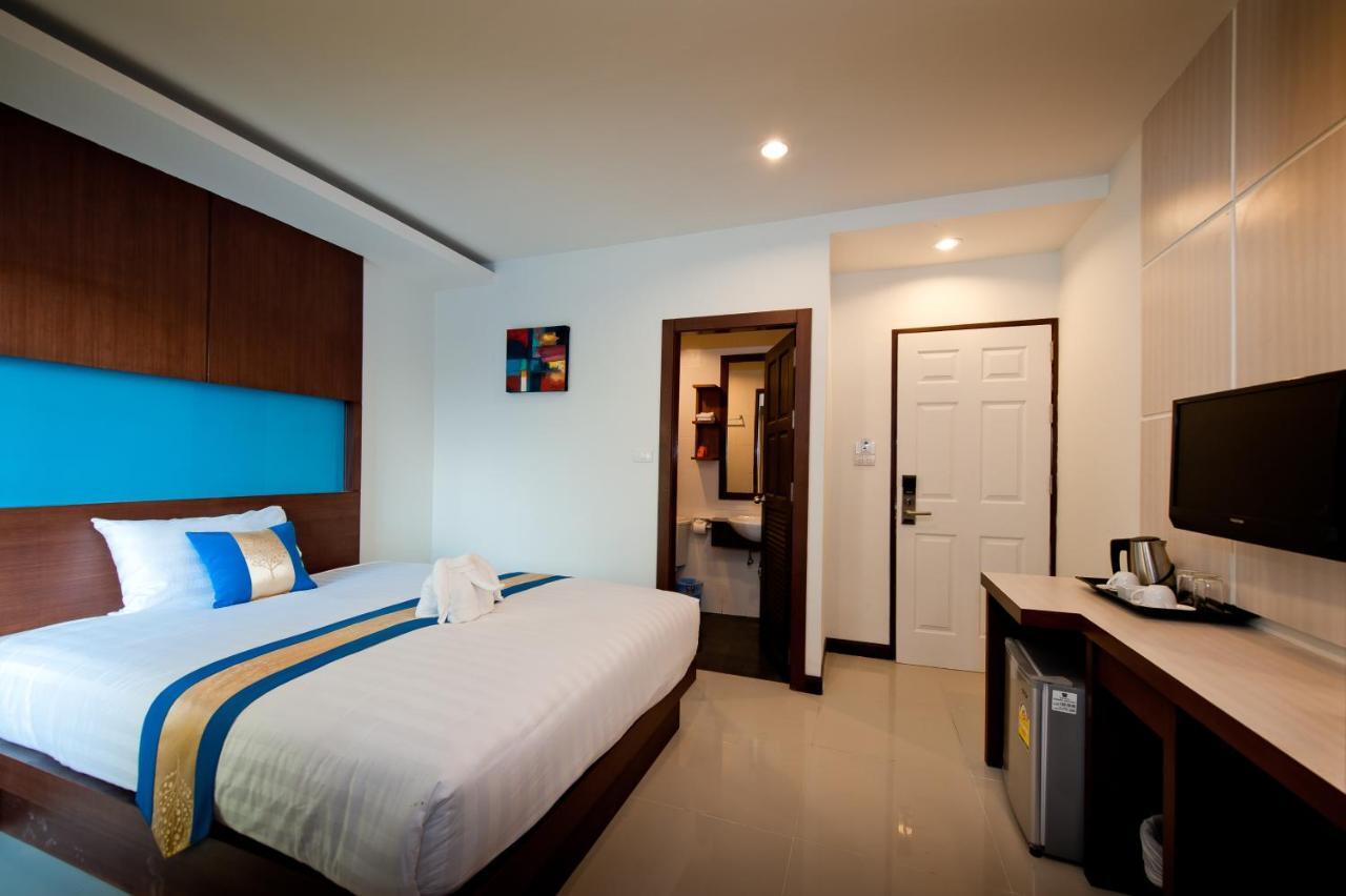 Blue Sky Patong 호텔 외부 사진