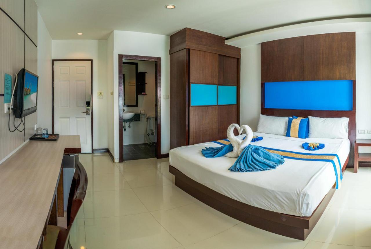 Blue Sky Patong 호텔 외부 사진