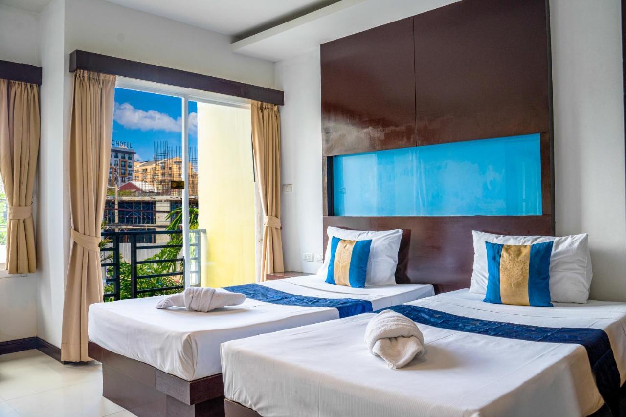 Blue Sky Patong 호텔 외부 사진
